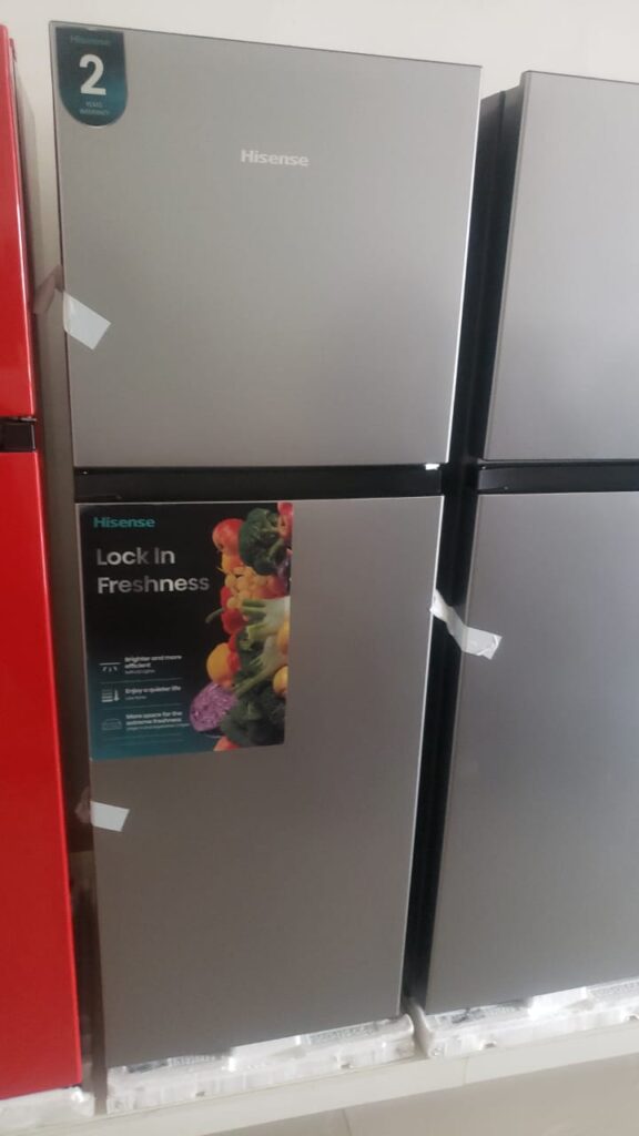 154L Hisense Top Freezer Refrigerator. Silver Color