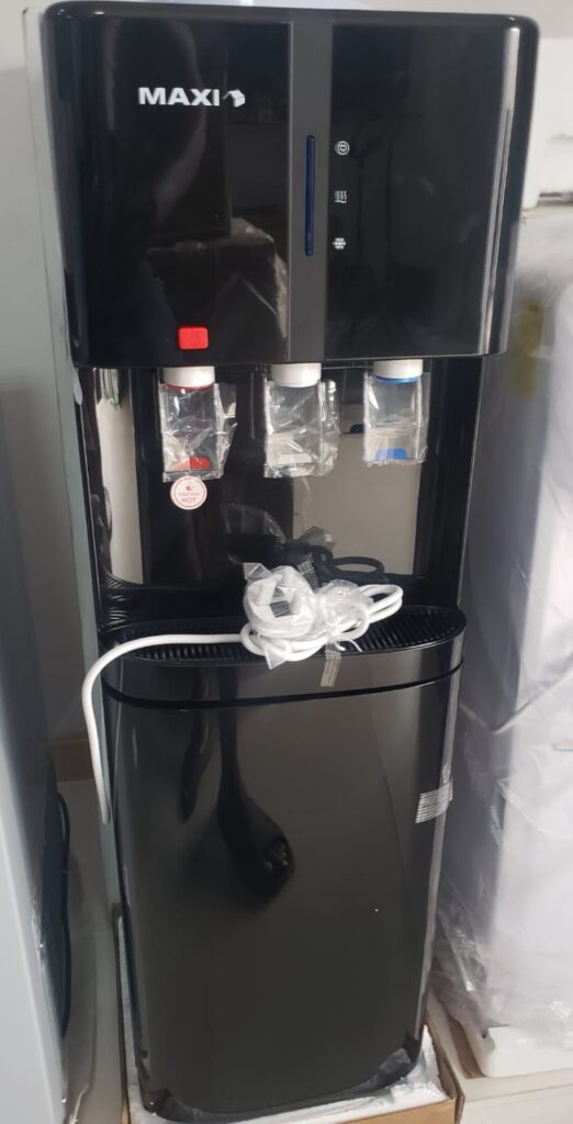 Maxi Water Dispenser. Black Color